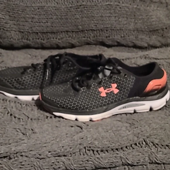 ❤️UNDER ARMOUR sneakers - Picture 6 of 8